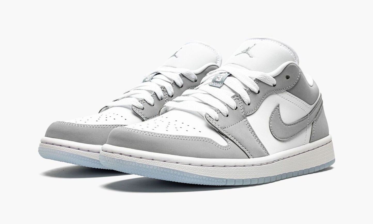 WMNS AIR JORDAN 1 LOW "White / Wolf Grey"