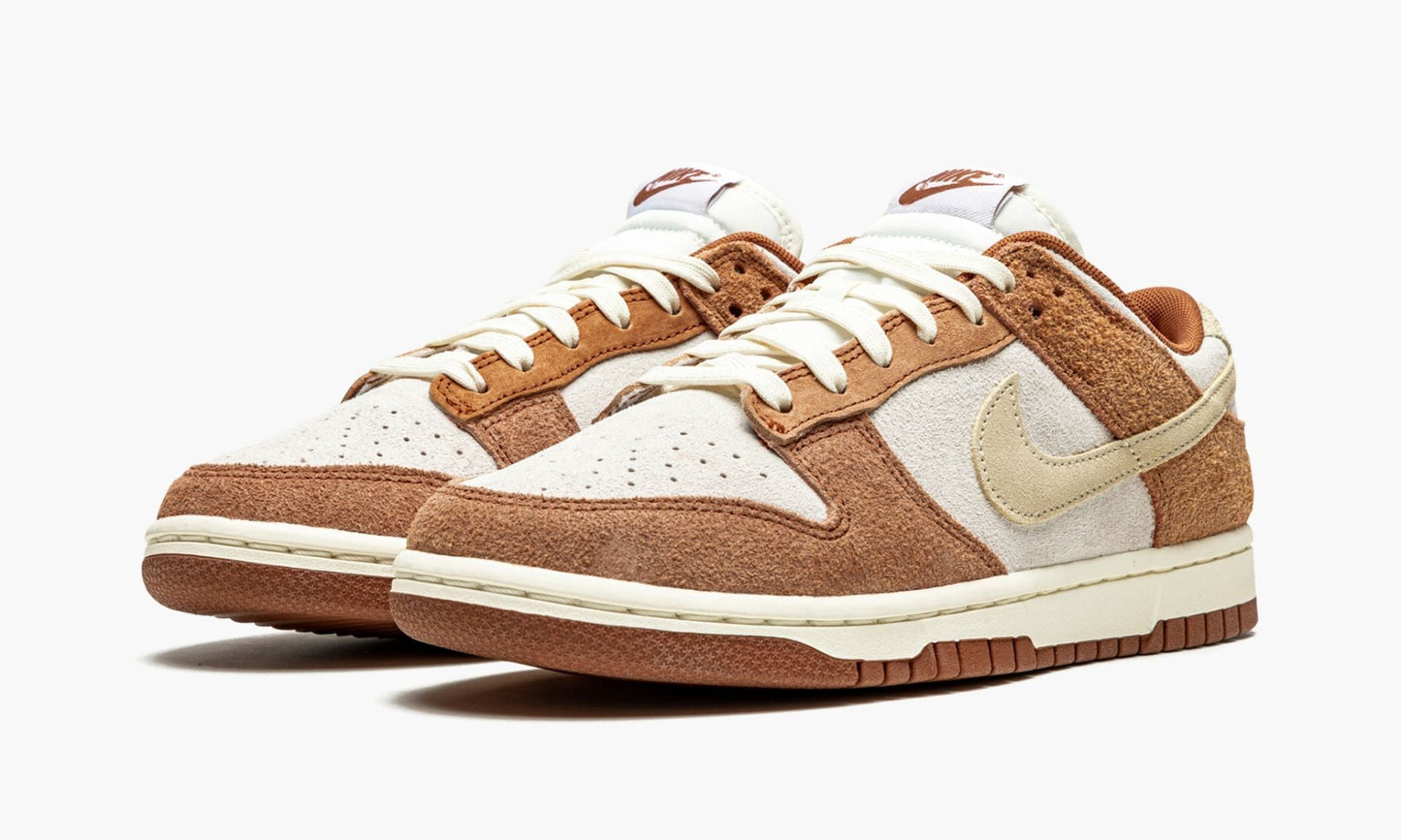 Nike DUNK LOW PRM "Medium Curry"